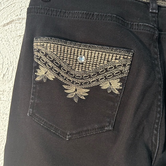 Ladies Simon Chang Denim Embroidered Black Jeans - size 8 - Picture 7 of 7